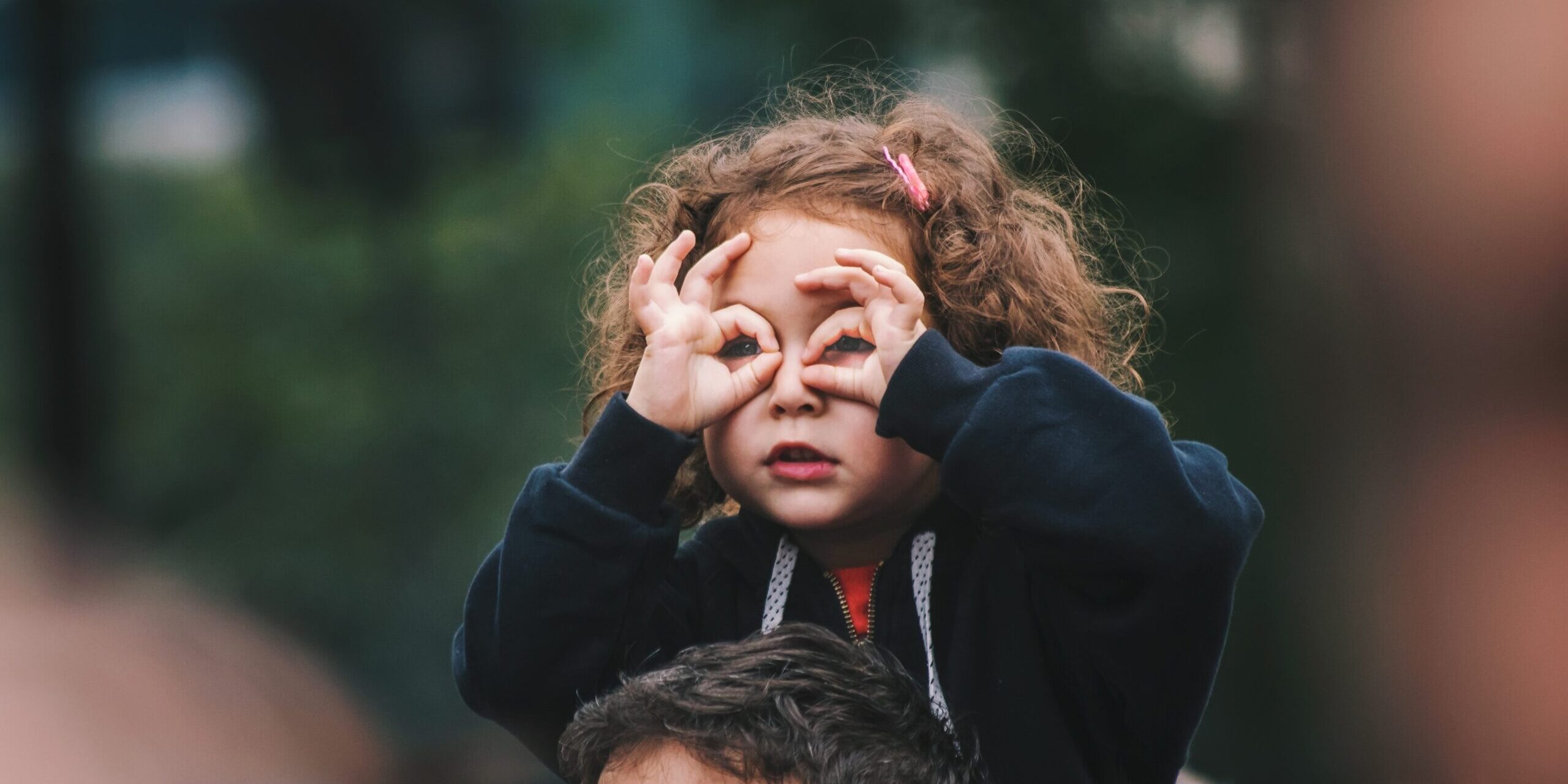 Girl-silly-glasses-fingers-e1570224440843